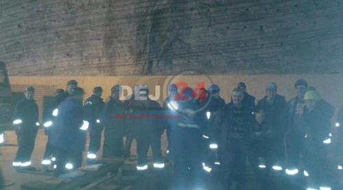 Protest la Salina Ocna-Dej. Zeci de mineri sunt blocaţi de mai bine de 24 de ore în subteran