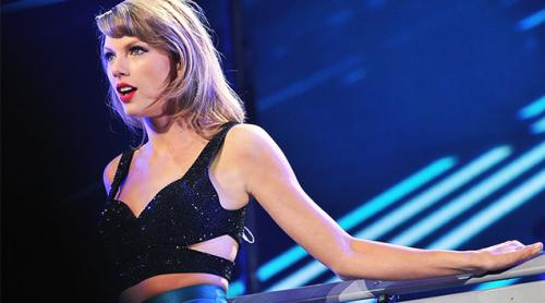 Taylor Swift şi AC/DC pe primele locuri în topul turneelor din 2015