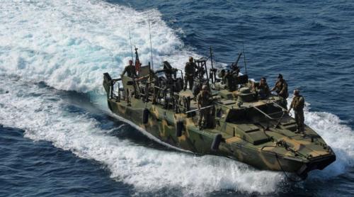 Două nave de război ale SUA, reținute de Iran. Marinarii americani, acuzați de spionaj (VIDEO)