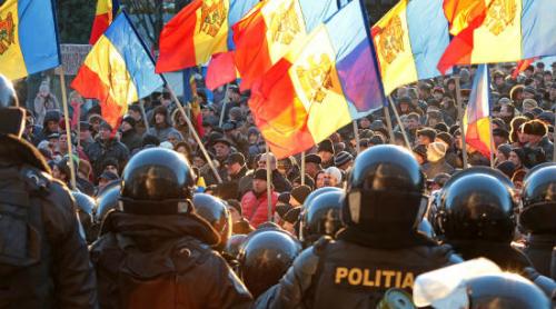 LIVE VIDEO - Chișinăul fierbe! Mii de cetățeni se adună din nou în centrul capitalei Republicii Moldova