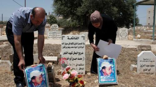 Doi minori israelieni au ars de viu un palestinian. Azi si-au primit sentintele