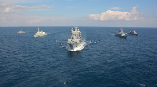 Navele NATO se îndreaptă către Marea Egee. Misiunea lor, scufundarea bărcilor traficanților de imigranți