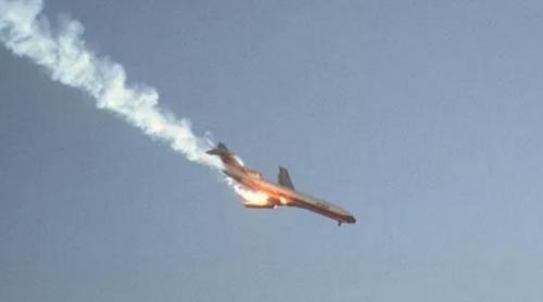 PANICĂ la 5 kilometri altitudine: Un avion, cu 351 de persoane la bord, ia foc după decolare (VIDEO)