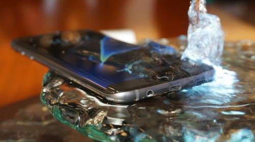 Cât de rezistente la praf şi apă sunt de fapt Samsung Galaxy S7 şi S7 Edge