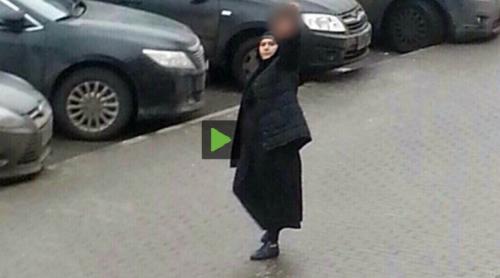 SCENĂ ȘOCANTĂ la Moscova. O femeie ce ține în mână capul unui copil amenință că se aruncă în aer (VIDEO)