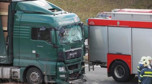 Șapte români implicați într-un accident rutier în Cehia. Patru au murit, trei sunt răniți