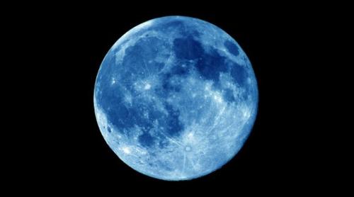 Sâmbătă, Luna albastră, un fenomen astronomic rar
