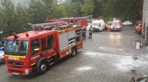 Incendiu la un hotel din Predeal. 120 de turişti au fost evacuaţi (VIDEO)
