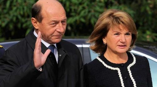 Maria şi Traian Băsescu au primit cetăţenia moldovenească. În regim de urgenţă!