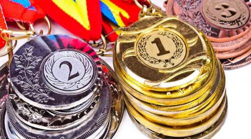 Şase elevi români, medaliaţi la Olimpiada Internaţională de Matematică