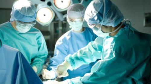 Premieră medicală în România şi SE Europei: Implantarea unei proteze valvulare biologice direct în valva mitrală