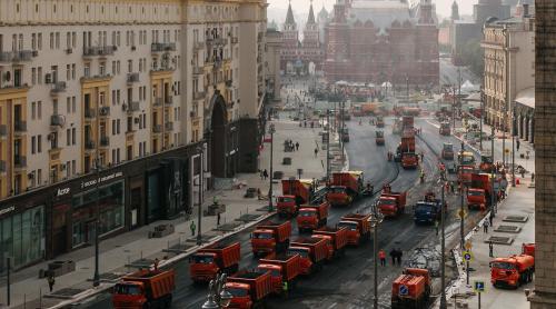 8.000 de tone de asfalt în 24 de ore! Drumarii ruși au făcut 