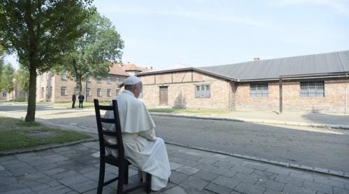 Papa Francisc: Cruzimea nu s-a oprit la Auschwits și la Birkenau