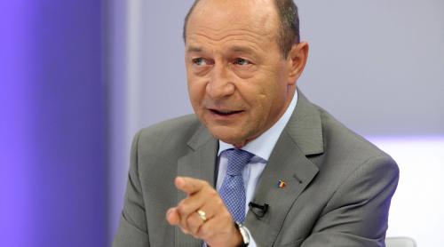 Traian Băsescu, REACŢIE după gestul ambasadorului SUA: „Nu dați cu pietre în SUA, din cauza lui Hans Klemm!“