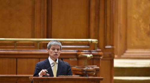 Schimb de replici Dragnea-Cioloş după darea de seamă din Parlament