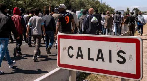 Franţa construieşte la Calais un zid. Împotriva migranţilor...