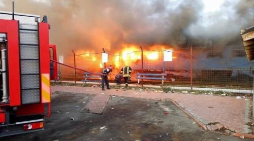 Două vagoane au luat foc în gara Craiova!