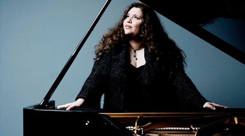 Pianista Plamena Mangova cântă la Serile Lipatti