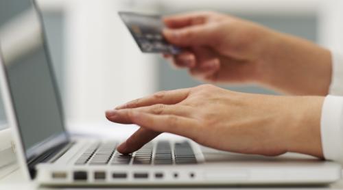 Atenţie la cumpărăturile online! Ce trebuie să faceţi ca să nu luaţi ţeapă 