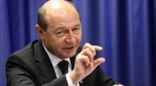 Băsescu, prima reacţie despre REFERENDUMUL lui Iohannis.  Ce îi sugerează fostul preşedinte actualului preşedinte