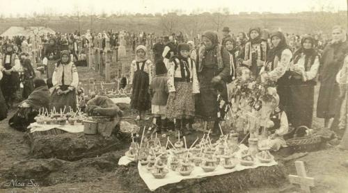 Fără mese întinse și rochii de gală: Cum arăta Paştele Blajinilor în 1941