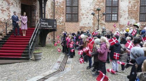 Danemarca revine de azi la „viața așa cum o știam” în ciuda Omicron
