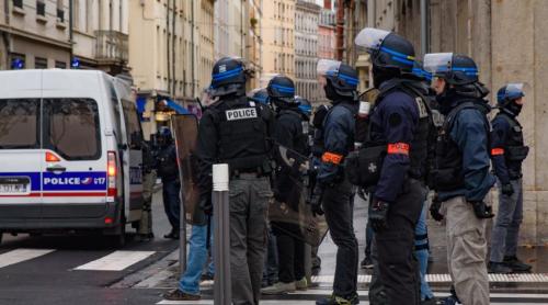 Aproape 10.000 de polițiști și jandarmi, mobilizați în Franța, înaintea meciului din semifinale cu Maroc