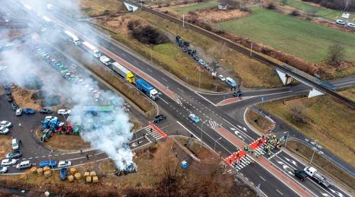 Fermierii polonezi blochează din nou granița cu Ucraina