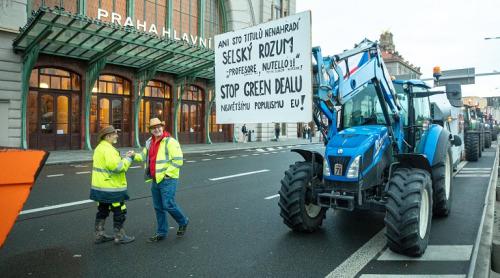Sute de fermieri cehi protestează împotriva reglementărilor UE, guvernul îi acuză că sunt pro-ruși