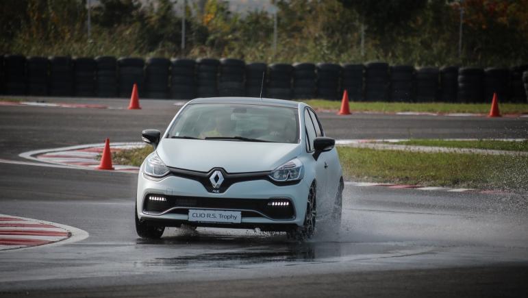 Gata! Renault ClioRS Trophy s-a lansat și în România