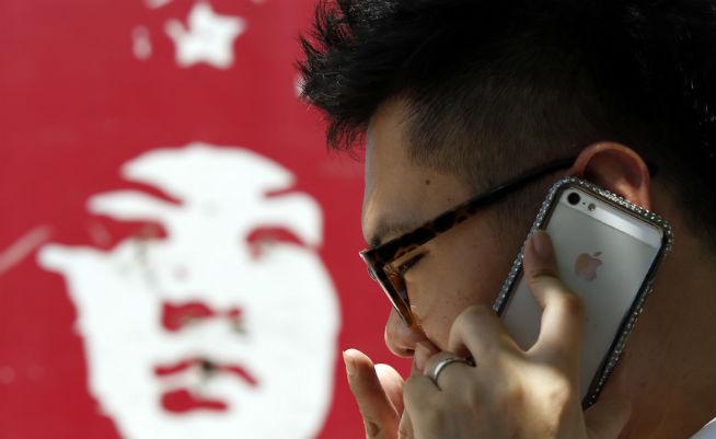 Chinezii renunță la cărţile tipărite pentru tablete şi telefoane