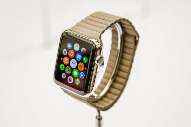 Câți români și-au permis să cumpere varianta Apple Watch placată cu aur