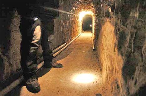 Ca-n filme - un gălățean și-a făcut tunel secret Ca-n filme - un gălățean și-a făcut tunel secret