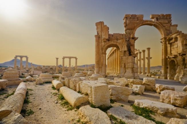 Orașul antic Palmyra e în totalitate al jihadiștilor Stat Islamic. Șeful antichităților siriene: N-a mai rămas aproape nimic în muzeu
