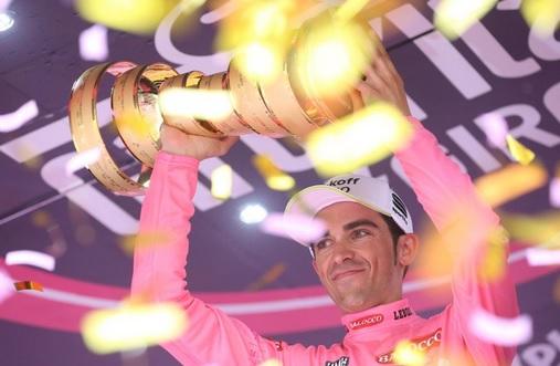 Contador a castigat Turul Italiei si anunta ca vrea tricoul galben la Paris