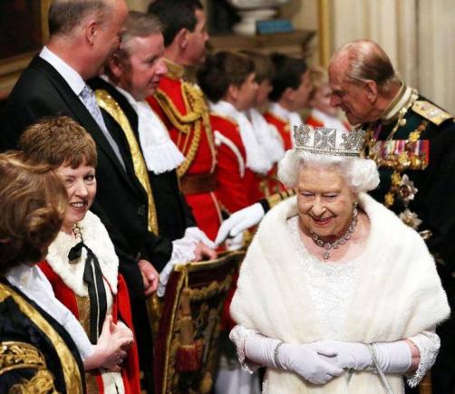 Top 10 cei mai bogaţi monarhi ai lumii. Regina Angliei nu se numără printre ei
