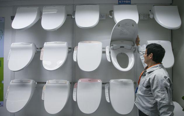 Japonezii proiectează să instaleze toalete cu apă în ascensoare, utile persoanelor stresate din cauza cutremurelor