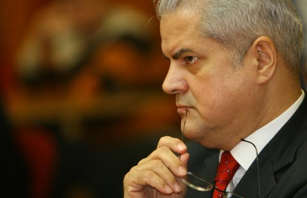Adrian Năstase, despre efectele punerii sub urmărire penală a lui Victor Ponta Adrian Năstase, despre efectele punerii sub urmărire penală a lui Victor Ponta