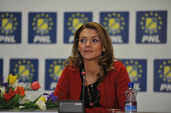 Alina Gorghiu nu mai vrea ca Ponta sa vina la CSAT