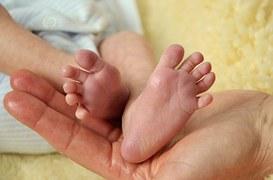 Femeile fără studii aduc pe lume copii care au la naştere sub 2,5 kilograme Femeile fără studii aduc pe lume copii care au la naştere sub 2,5 kilograme