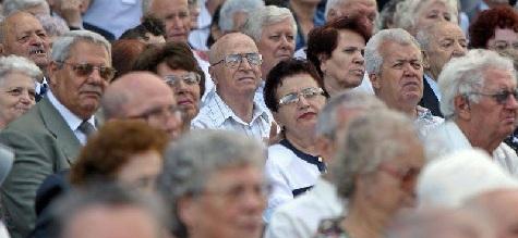 Pensionarii ies în stradă, în București Pensionarii ies în stradă, în București