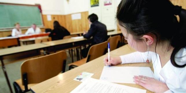 EVALUARE NAȚIONALĂ 2015. Elevii clasei a VIII-a susțin, astăzi, proba scrisă la Limba Română. <br />Când vor fi afișate rezultatele