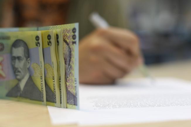 România se împrumută cu 200 de milioane de euro, când UE ne dă gratis 950 de milioane de euro