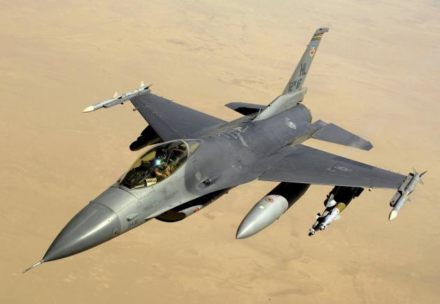 Un avion de luptă F-16 s-a prăbușit în Arizona