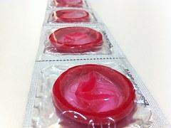 Prezervativul inteligent poate detecta  infecţiile cu transmitere sexuală 