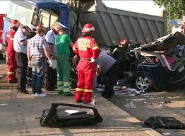 TRAGEDIE PE ŞOSEAUA DE CENTURĂ. Două persoane şi-au pierdut viaţa în urma unui accident. TRAFICUL în zonă a fost reluat TRAGEDIE PE ŞOSEAUA DE CENTURĂ. Două persoane şi-au pierdut viaţa în urma unui accident. TRAFICUL în zonă a fost reluat