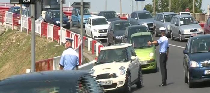 Cum se circulă la această oră pe drumurile din țară și unde sunt zonele cu restricții. Ce spun POLIŢIŞTII Cum se circulă la această oră pe drumurile din țară și unde sunt zonele cu restricții. Ce spun POLIŢIŞTII