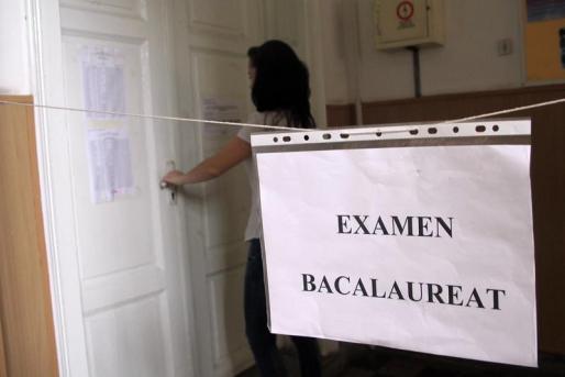 Râsu' plânsu' cu PERLELE LICEENILOR. „Arghezi...cine să-l înţeleagă pe omul ăsta? Sunt sigur că viaţa lui era tristă pentru că nu avea prieteni cu care să iasă la o bere“ Râsu' plânsu' cu PERLELE LICEENILOR. „Arghezi...cine să-l înţeleagă pe omul ăsta? Sunt sigur că viaţa lui era tristă pentru că nu avea prieteni cu care să iasă la o bere“