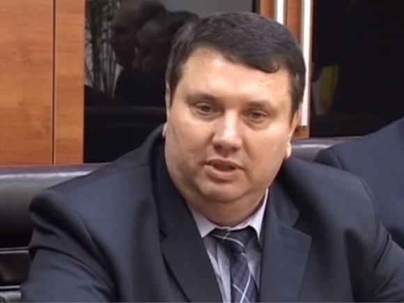ANCHETĂ după ce fata baronului de Mehedinţi, Adrian Duicu, a fost acuzată de FRAUDĂ LA BAC. Ce spune ministrul Educaţiei despre scandalul „cu handsfree“ de la proba de chimie ANCHETĂ după ce fata baronului de Mehedinţi, Adrian Duicu, a fost acuzată de FRAUDĂ LA BAC. Ce spune ministrul Educaţiei despre scandalul „cu handsfree“ de la proba de chimie