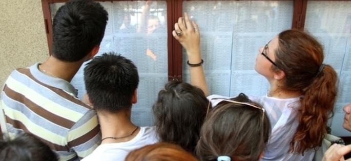REZULTATELE FINALE la BACALAUREAT vor fi afișate pe edu.ro. La ce facultăţi poţi intra pe bază de dosar şi unde trebuie să dai examen